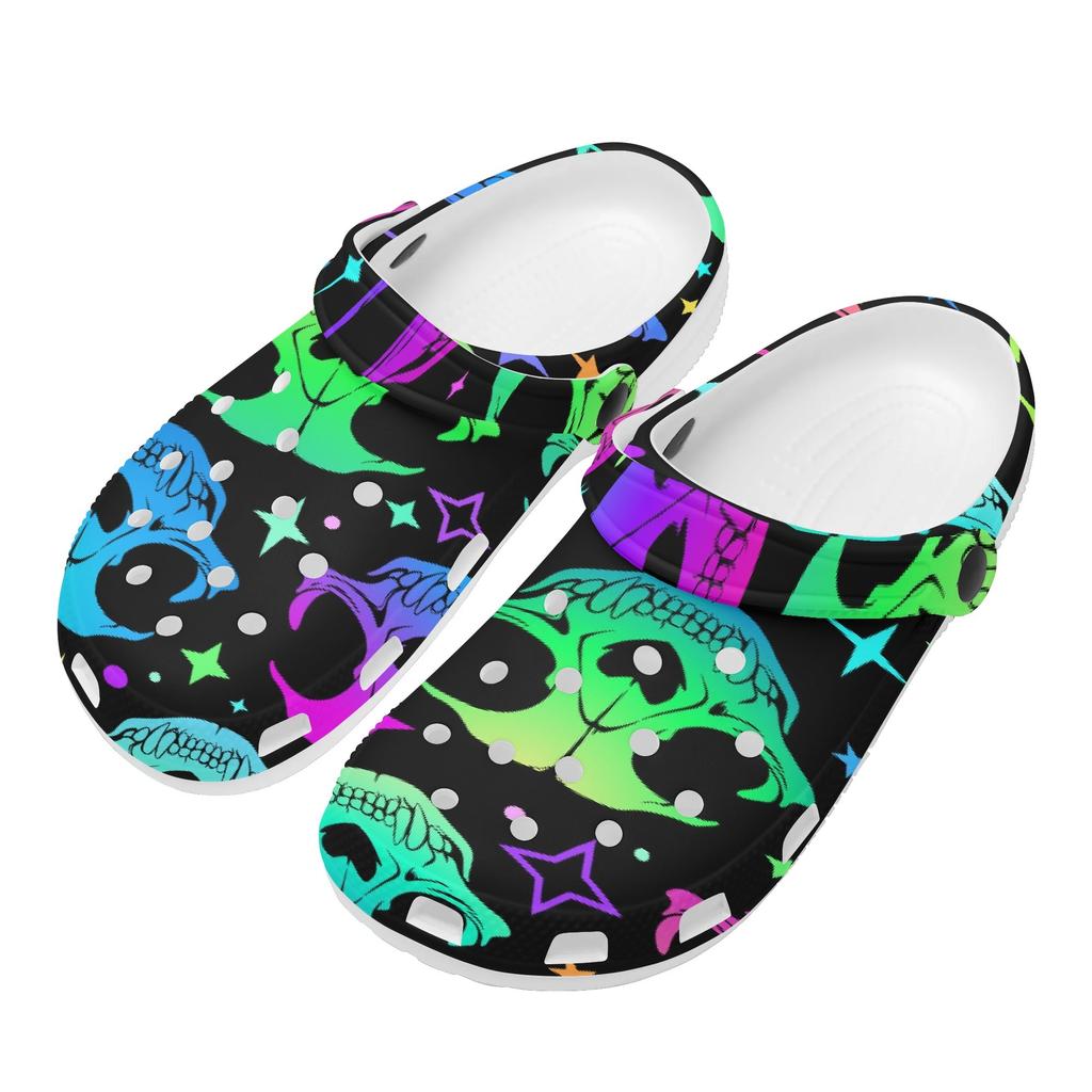 White EVA Clogs with Mini Skull Print, Lightweight Slip On Garden Shoes, Breathable Beach Sandals, Indoor Outdoor Slippers for Men Women