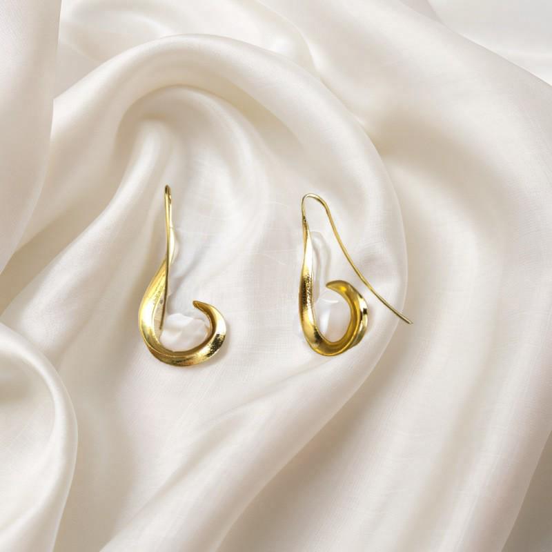 2024 Retro Geometric Ear Hooks 18K Gold Commuting Earrings - Trendy Fashion Jewelry