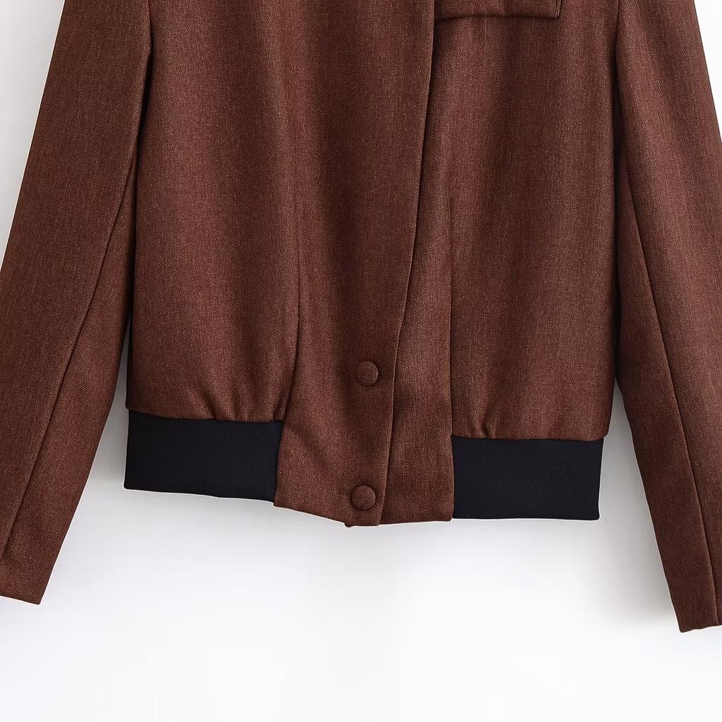 Damska jednokolorowa elegancka kurtka z naszywkami na ramionach