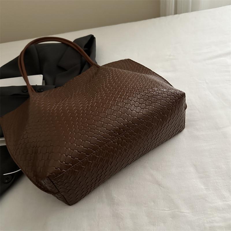 Womens Large Weave Tote Bag With Magnetic Closure For Daily Street Style