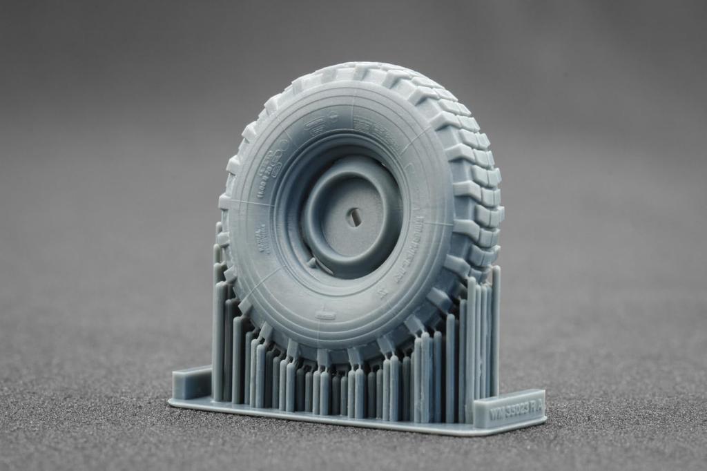 Unimog 404 R20 X v2 Wheel Set with AK and Plastic Model Kit Parts SCXWM35023 Scale-X 1/35 11.0 (5 Wheels) (Compatible ICM, Interactive, Revell)
