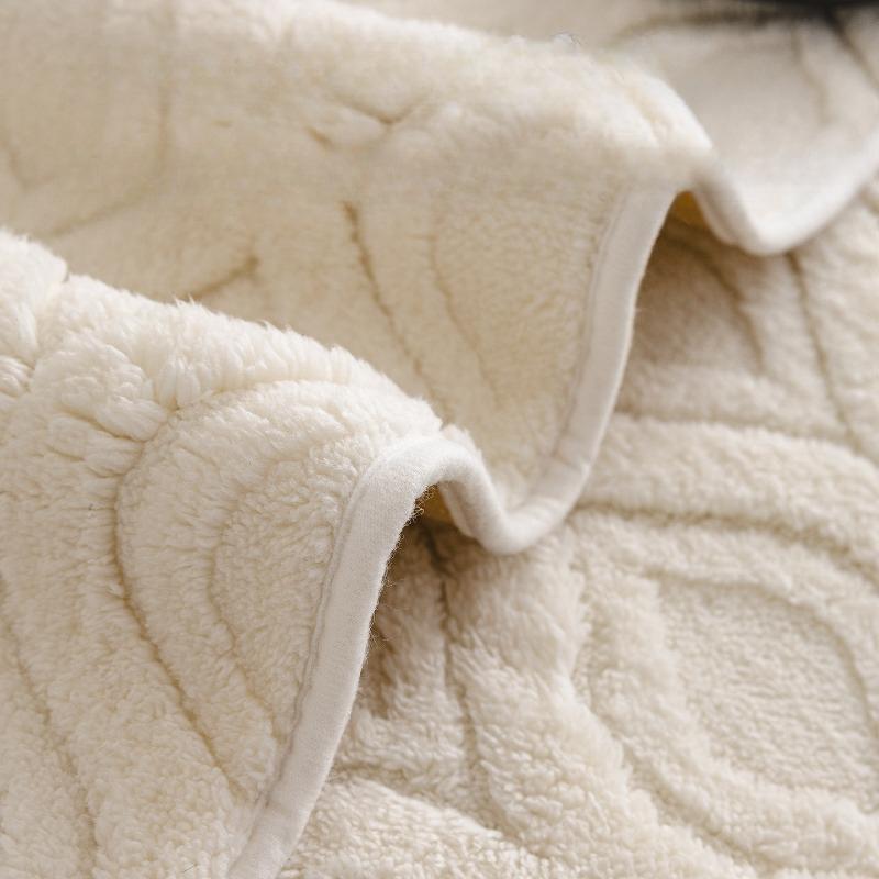 Light Luxury Thickened Sofa Cover Fabric Anti Displacement and Anti Slip Sofa Cushion Cover Warm for Autumn and Winter Seasons