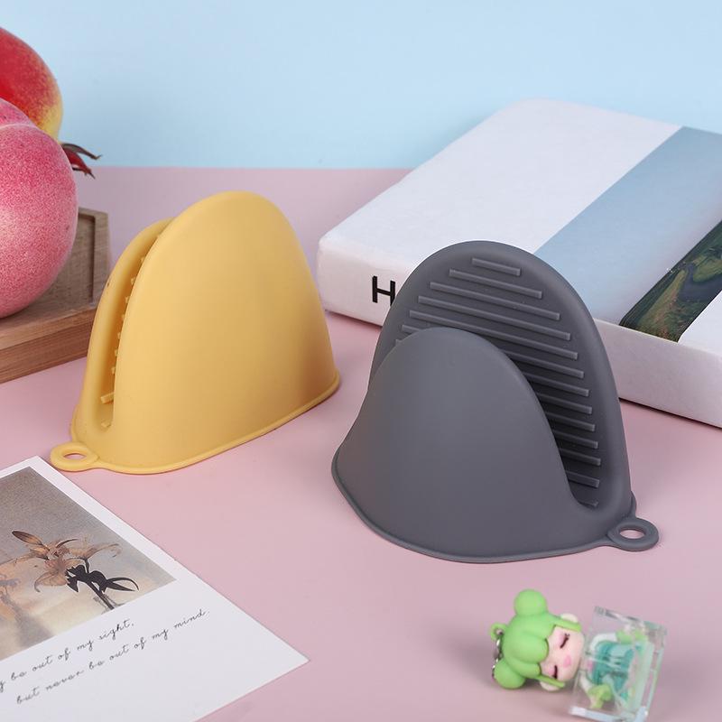 Heat-Resistant Non-Slip Silicone Gloves for Baking and Oven Use