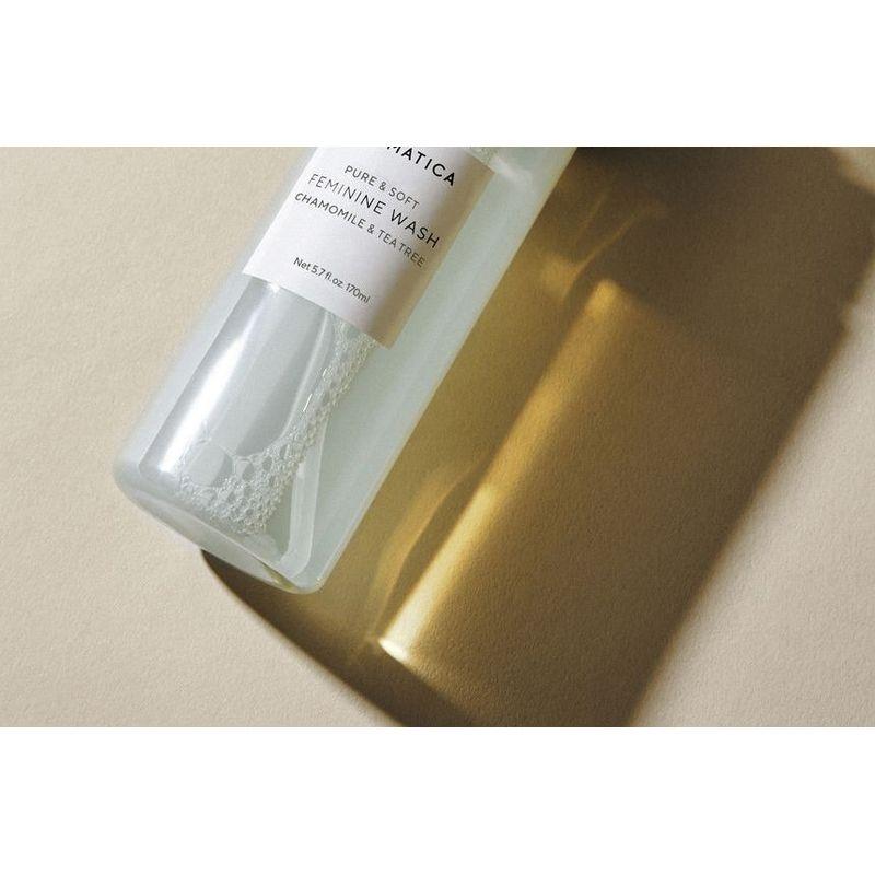 AROMATICA - Pure & Soft Feminine Wash Chamomile & Tee Tree