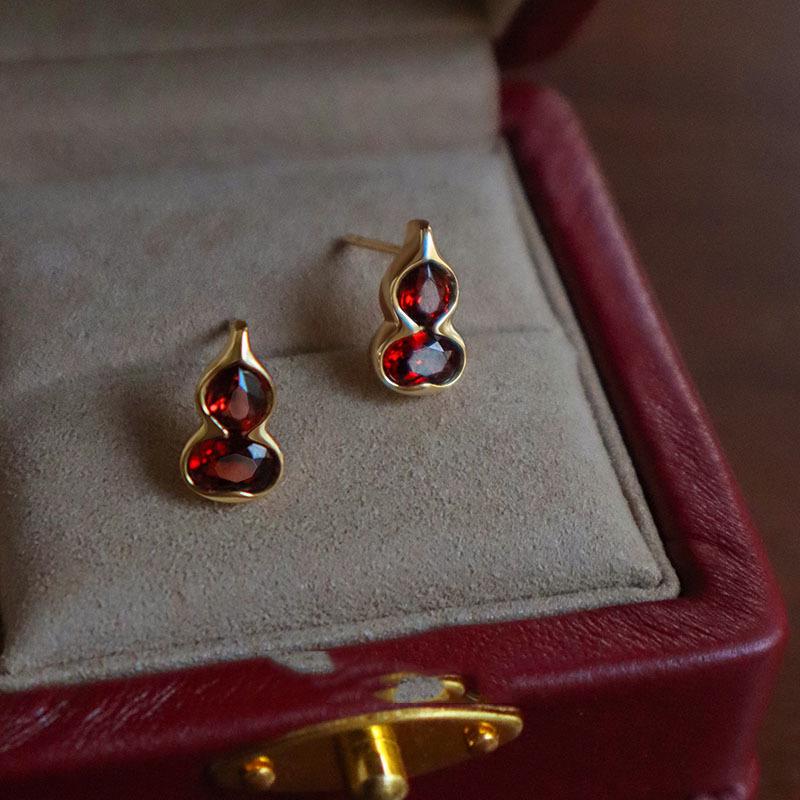 High-End Natural Garnet Gourd Stud Earrings for Women in Pure Silver - Retro French Style