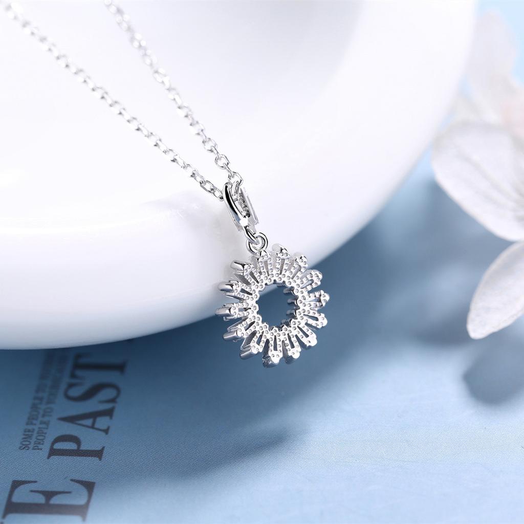 S925 Sterling Silver SUNFLOWER Necklace Micro Inlaid Zircon Full Diamond Snowflake Pendant Japanese and Korean Temperamental Niche Clavicle Chain