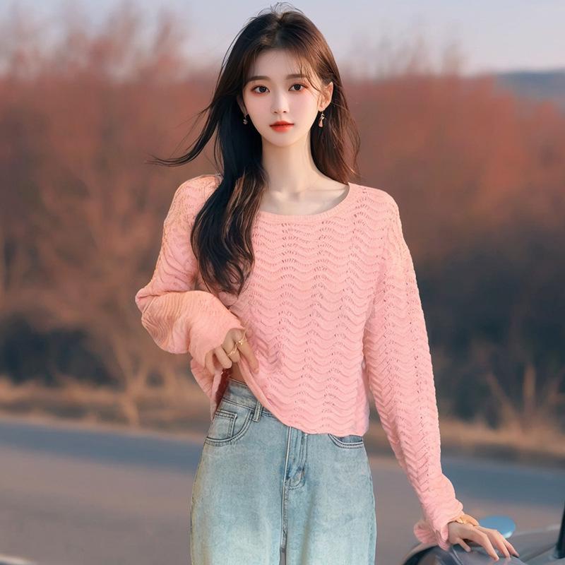 Autumn 2025 Wavy Edge Round Neck Knit Pullover for Women