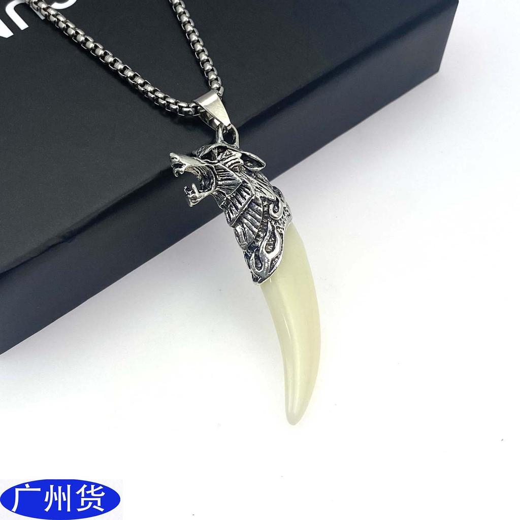 Bijoux de Mode Rétro Personnalité Dominatrice Homme Cool Beau Alliage Pendentif Dent de Loup Collier Dent de Chien
