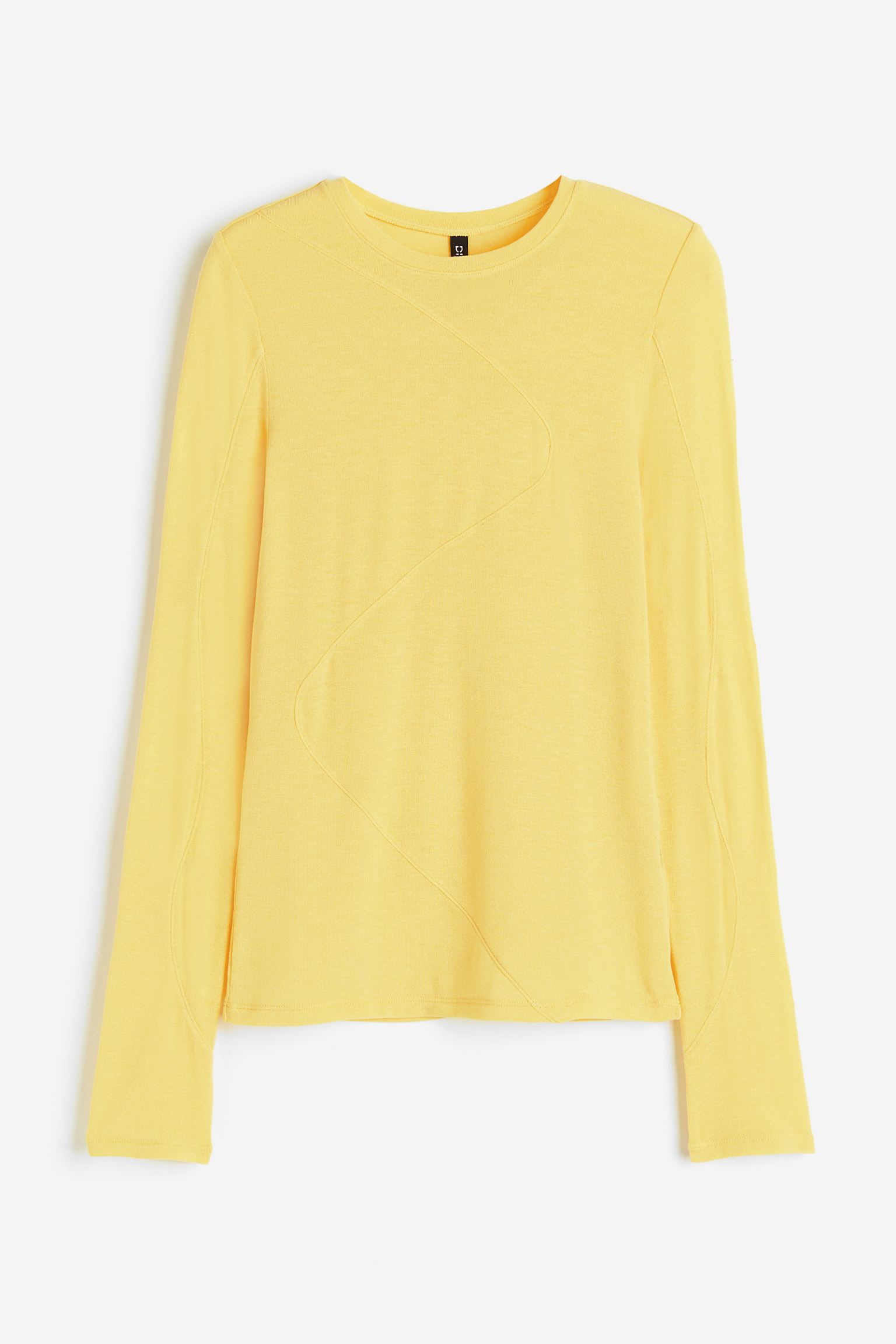 

Топ из джерси с детализацией швов