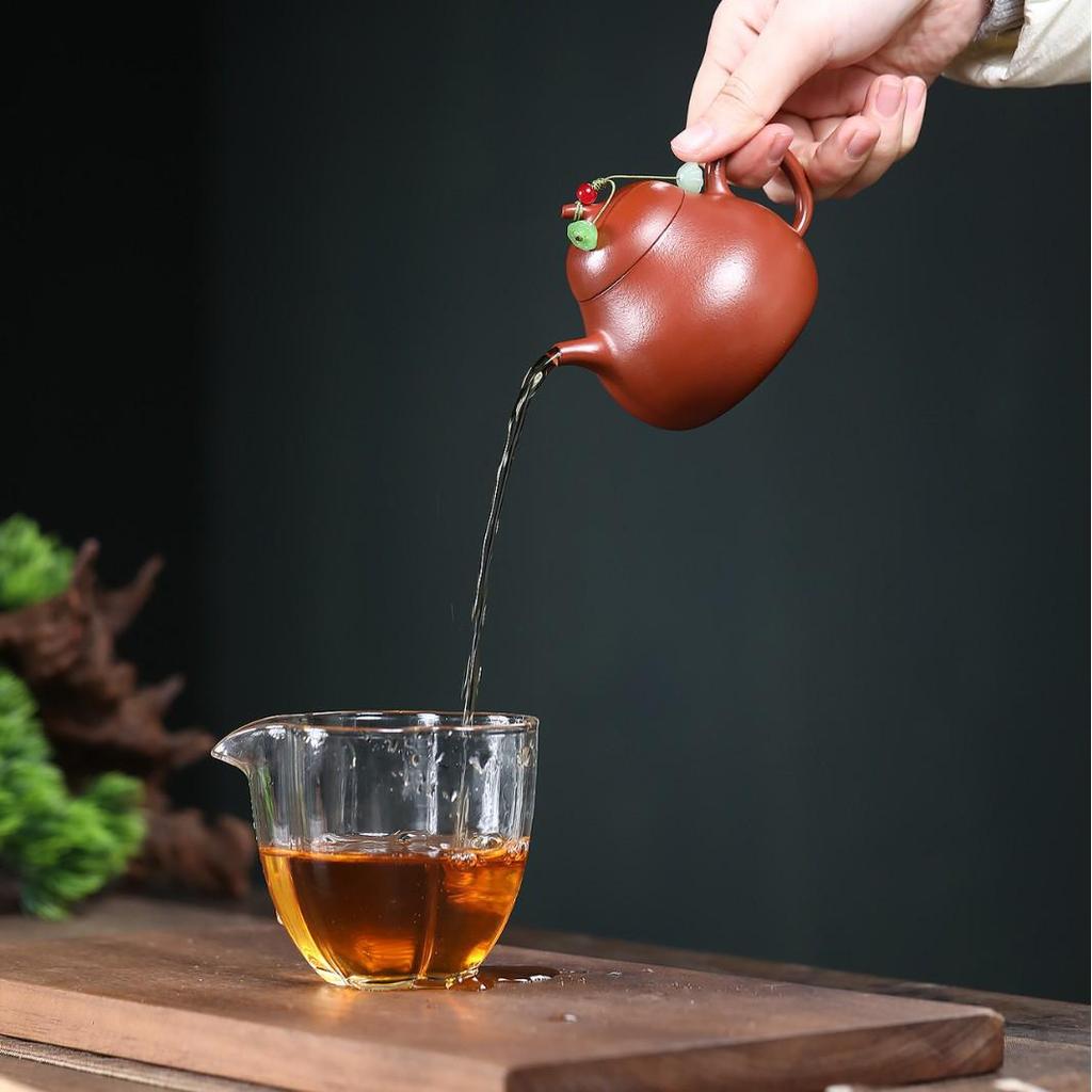 Yixing Zisha Red Clay Gourd Teapot for Gongfu Tea