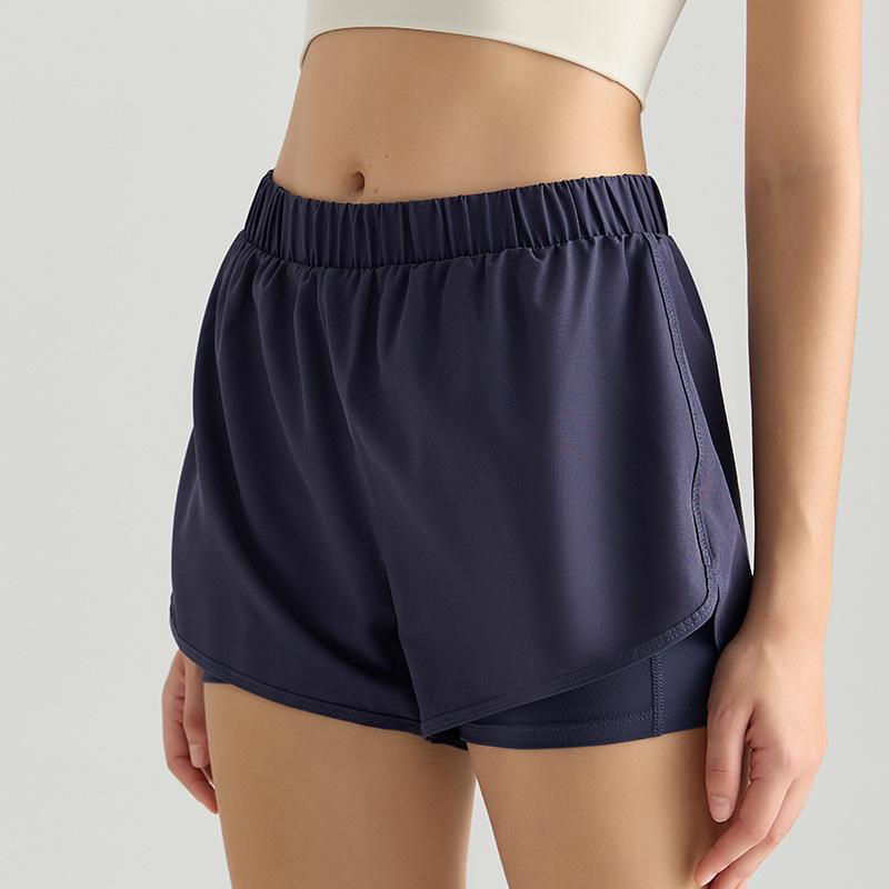Wyman Women's Two-Piece Yoga Running Shorts with Phone Pockets, Anti-Exposure, Three-Quarter Length for Summer Fitness.