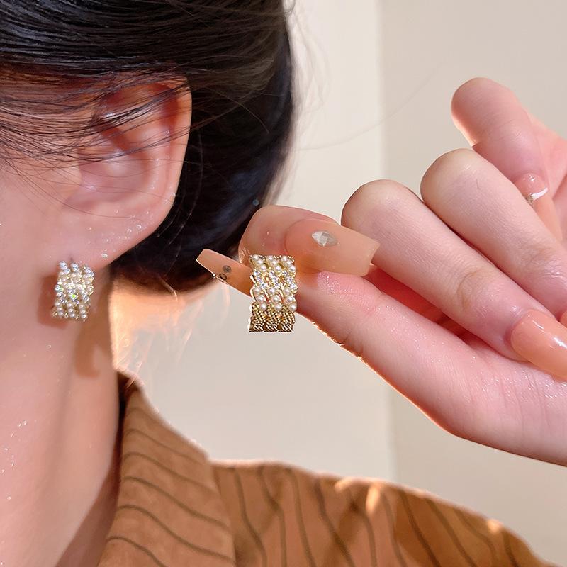 Zircon Pearl Earrings Feminine Stud Earrings 2025 Fashion Ears