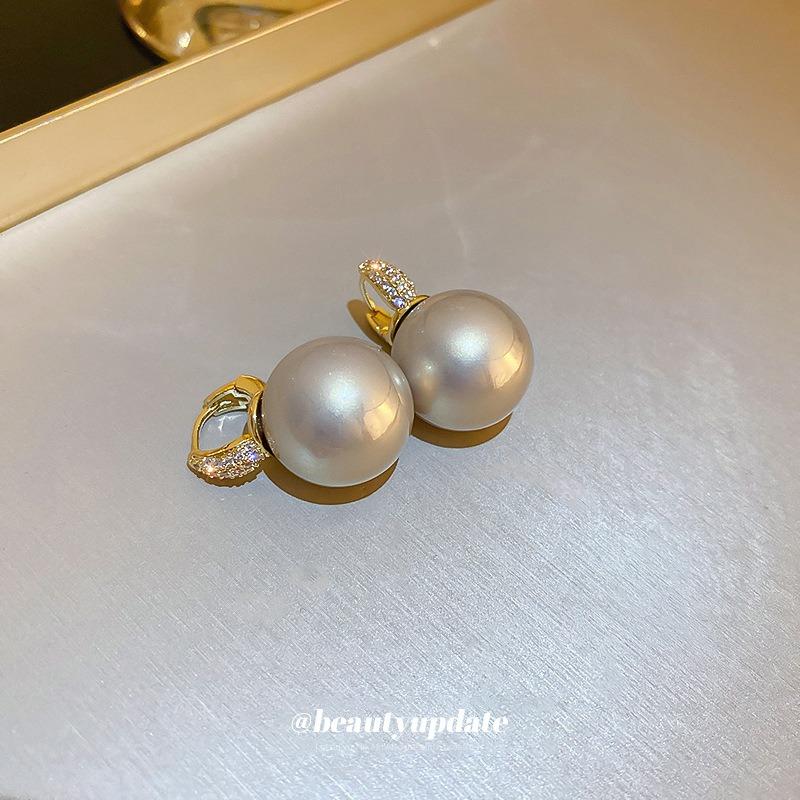 Internet celebrity new zircon pearl ear buckle French simple temperament earrings Internet celebrity fashion OL versatile earrings women