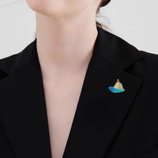 Damen Brosche Hochglanz Strasssteinbesatz Funkelndes Kreuzfahrtschiff Design Reversnadel Anti-Rutsch-Verschluss Anzüge Mäntel Jacken Hemden Abzeichen