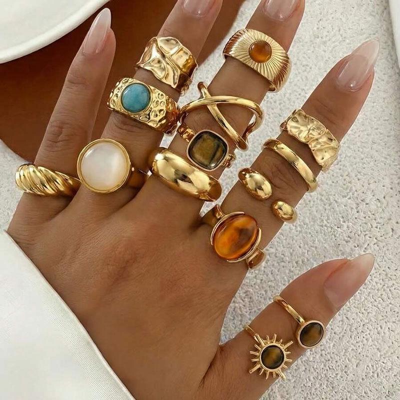 Exaggerated European & American Style Women's Luxury 8-Piece Retro Ring Set