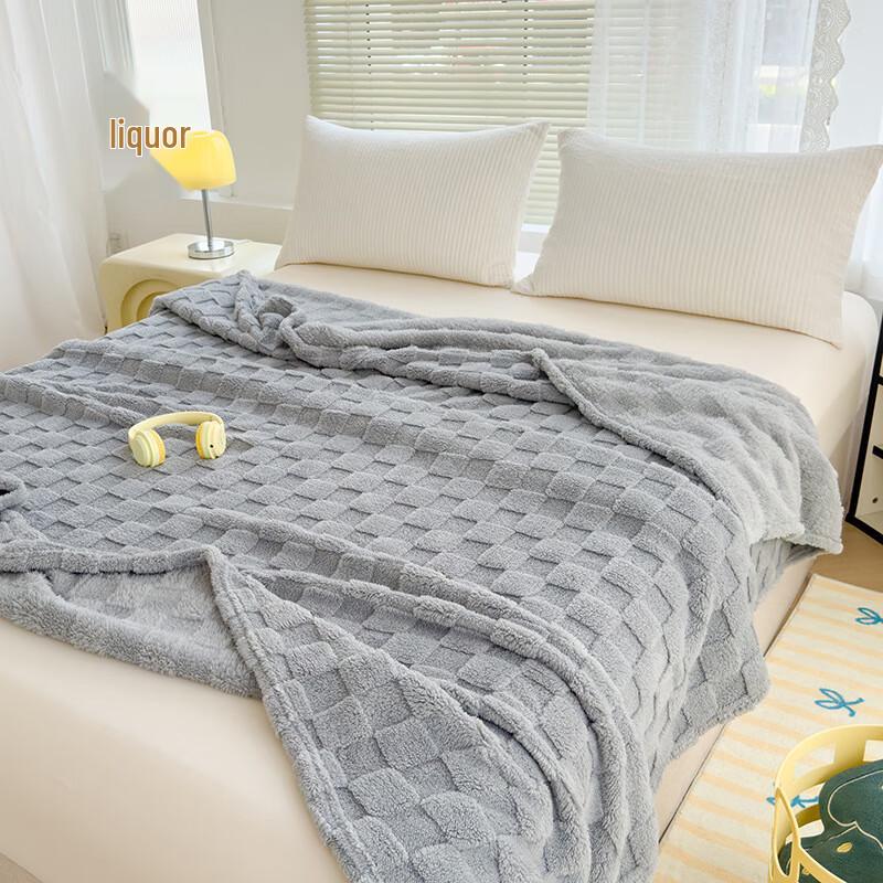 LISM All-Season Soft Checkered Blanket