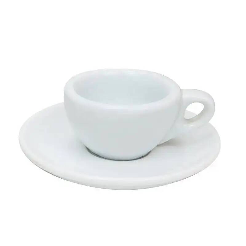 Jauna sabiezināta apaļa mute balta espresso