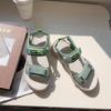 Neue Plateau-Sandalen Damen Sommerkleidung rutschfest, verschleißfest und vielseitig Mode Strand-Schuhe weiche Sohle Studenten