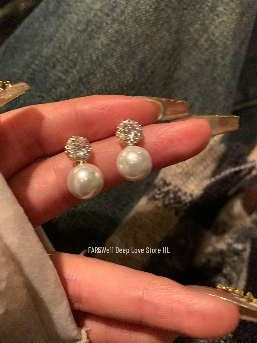 

Серьги-пусеты с жемчугом и бриллиантами - Элегантная и трендовая летняя коллекция 2024 для женщин