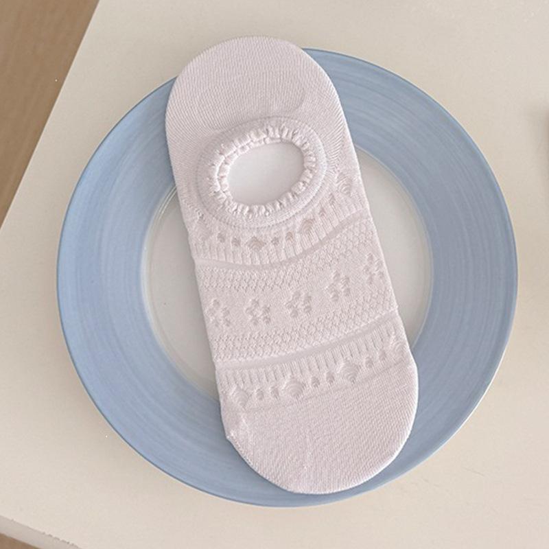 Embroidered Boat-style Women's Mesh Netless Boneless Transparent Stockings with Anti-slip and Non-slip Features, Made of Bamboo Fiber.