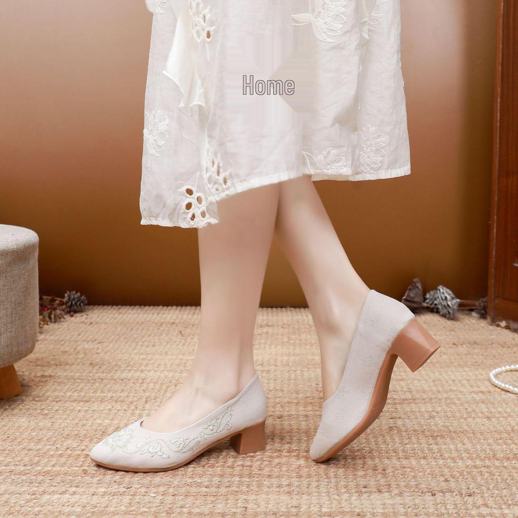 Lvtixin Women's Retro Embroidered Chunky Heel Shoes for Hanfu