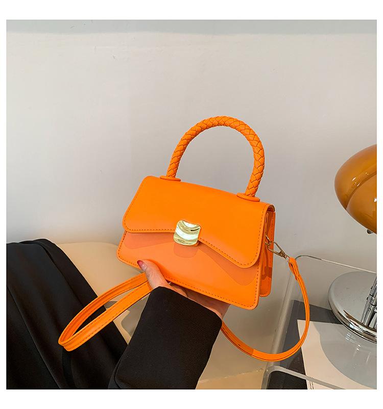 

В этом году популярная женская сумка подмышкой 2024 года, новая высококачественная текстура, нишевый дизайн, универсальная сумка на одно плечо с косым креплением оранжевый