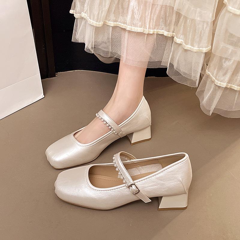 French thick heel single shoes women's 2025 new versatile skirt Mary Jane shoes ballet square head small leather shoes