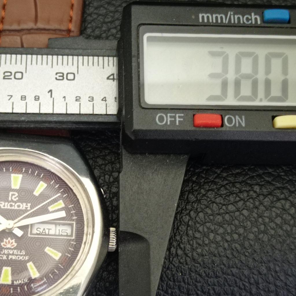 RICOH R31 AUTOMATIC VINTAGE JAPAN MENS BROWN COLOR DIAL WATCH a701930-5 R207-a701930