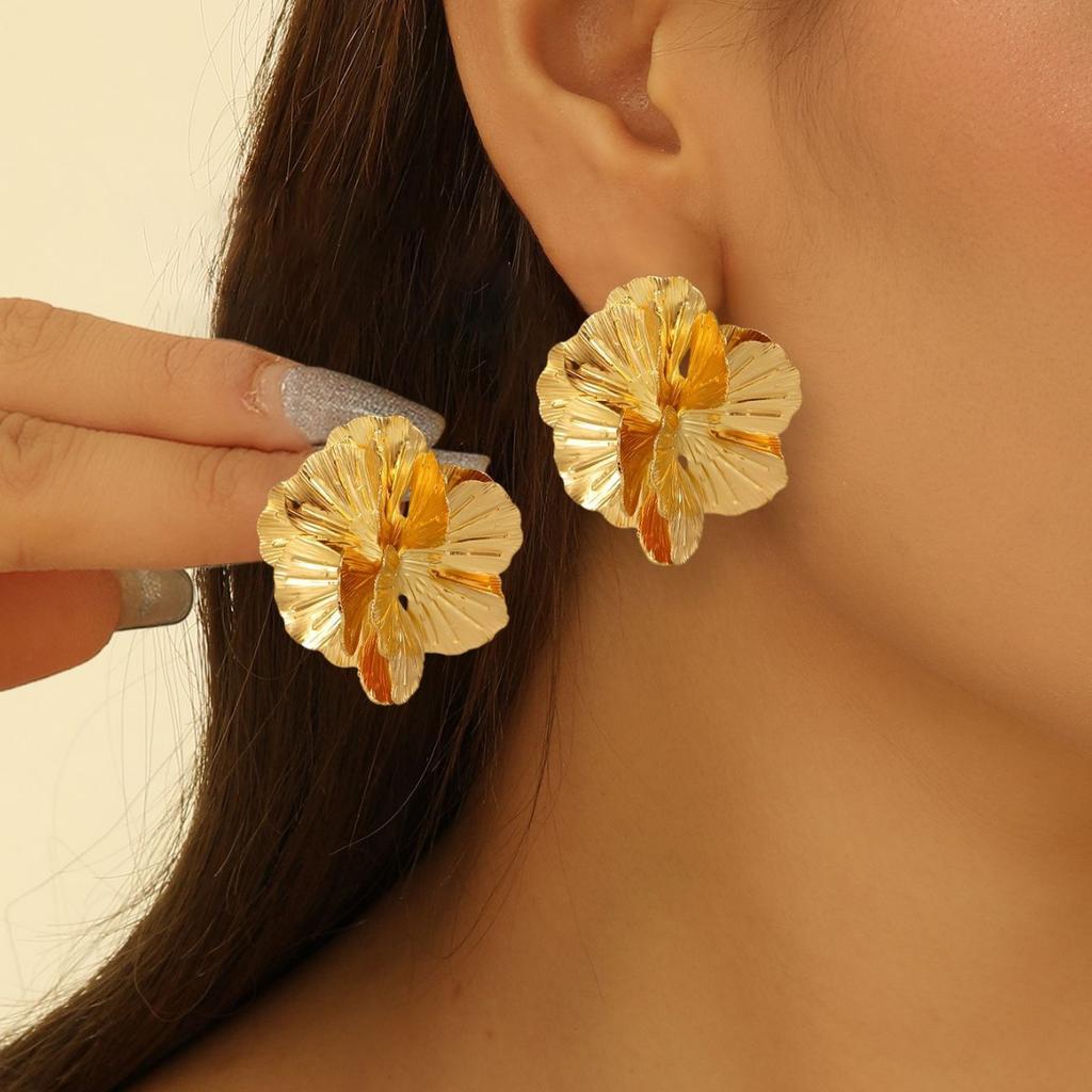 European and American Jewelry Fashion Personality Three-dimensional Big Flower Stud Earrings Multi-layer Leaf Folds Flower Earrings Earrings
