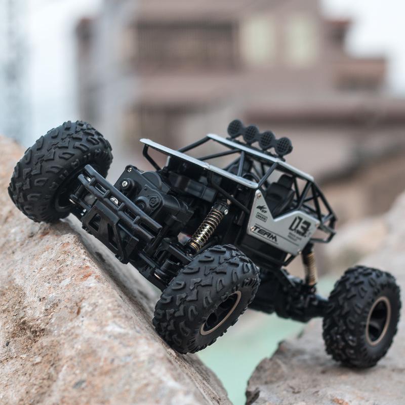 Large 4WD Remote Control Off-Road Drifting Car, Alloy High-Speed Climbing & Racing Toy for Boys