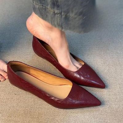 Soft Leather Shoes, Versatile High-heeled Women's Pointed-toe Low-profile Shoes for All Occasions.