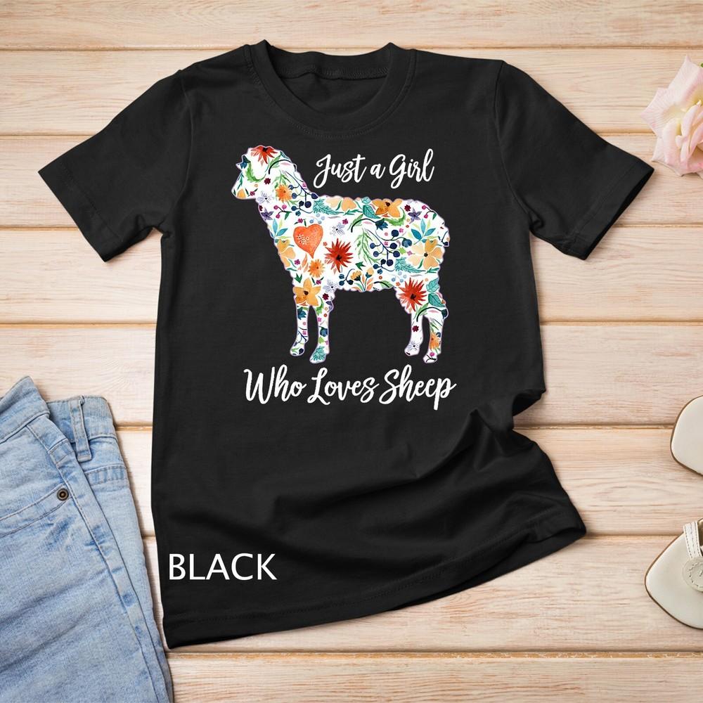 

JUST A GIRL WHO LOVES SHEEP cute funny design for women gift Unisex T-shirt M