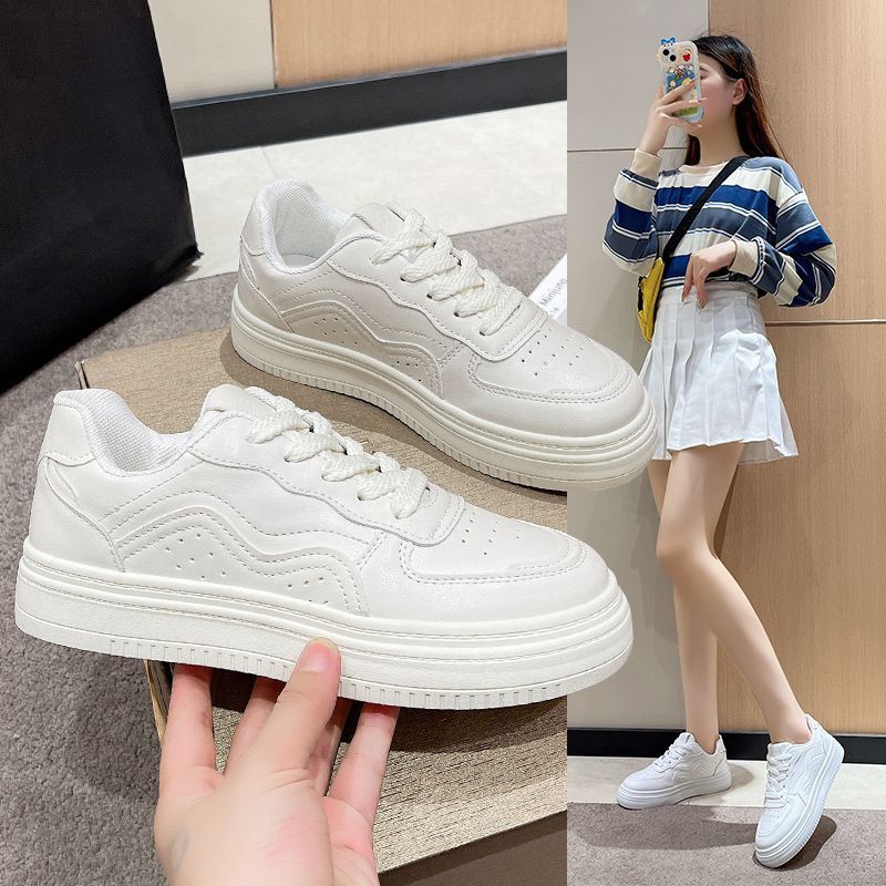 

Маленькие белые туфли женские нишевые высокая ценность 2025 осень и зима новая универсальная обувь ретро гонконгский стиль плоская подошва прилив 35