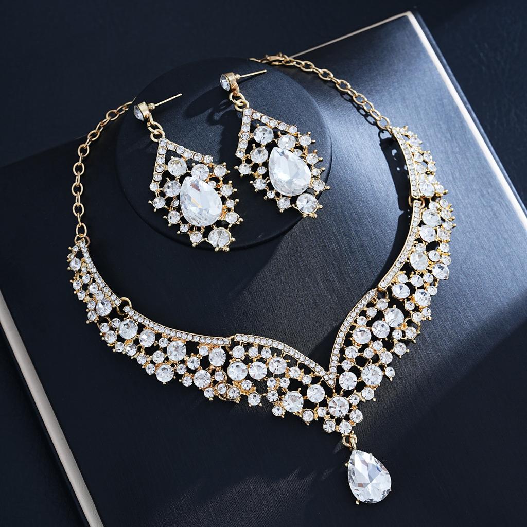 European and American Fashion Light Luxury Necklace Earrings Two-piece Set Bridal Wedding Accessories Dress Set Female 2026