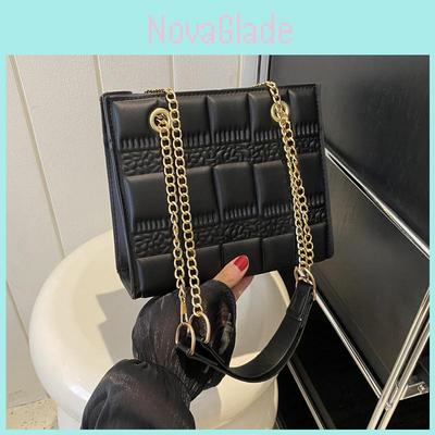 Fashionable Women's Chain Shoulder Bag 2023 Summer New Arrival Chic And Elegant Small Size Characters)