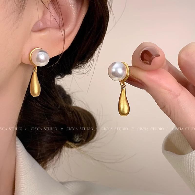 

Серьги с жемчугом и серебряной иглой S925: Элегантный китайский дизайн «капля воды» для формирования лица и роскошного стиля