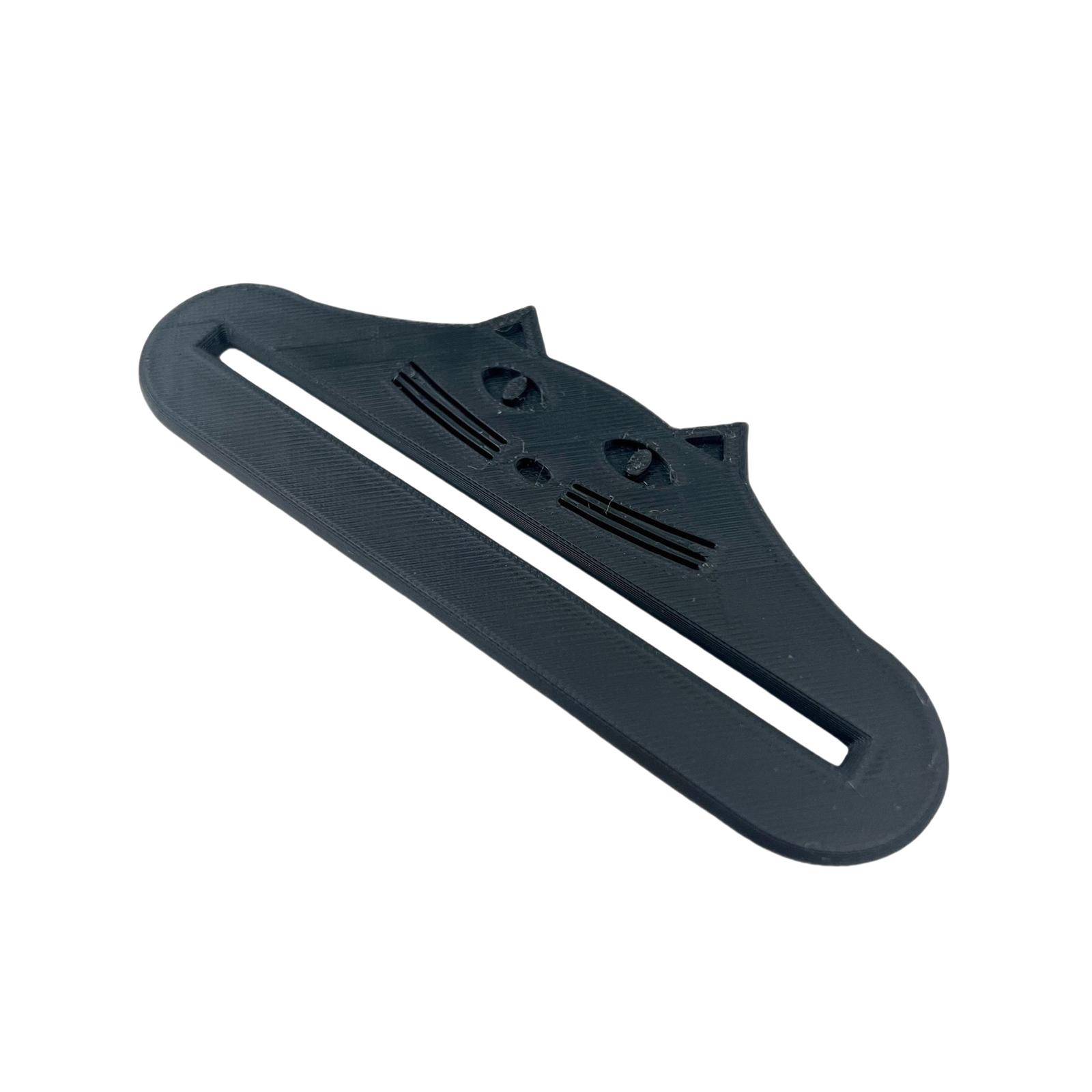 

Reusable Cat Food Dispenser With Adjustable Pressure Durable Plastic Pet Treat Dispenser For Easy Pet Snack Serving чорний