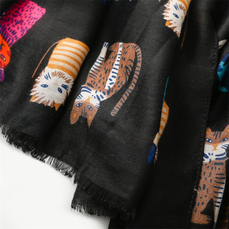 Autumn/Winter Cotton-Linen Silk Scarf: Fashionable Cartoon Kitten Print Shawl for Women