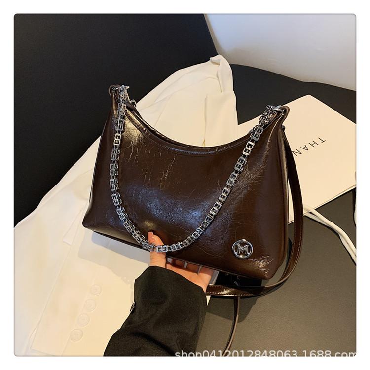 Temperament chain underarm bag women's 2025 new retro simple hand shoulder bag commuter messenger bag tide