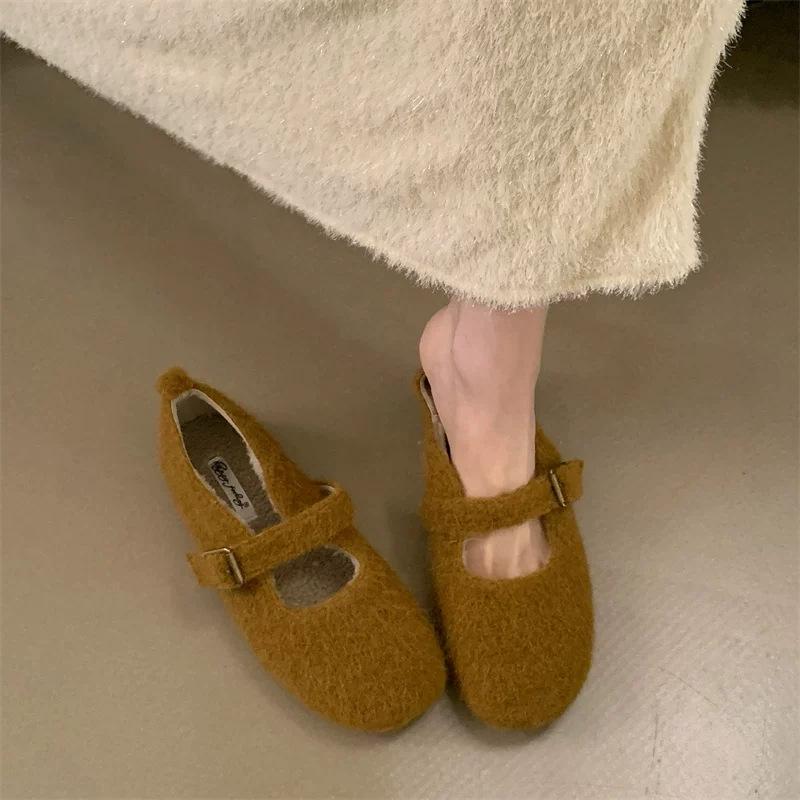 Fairy wind word with Mary Jane fluffy shoes autumn and winter new outer wear late evening wind velvet flat beanie shoes