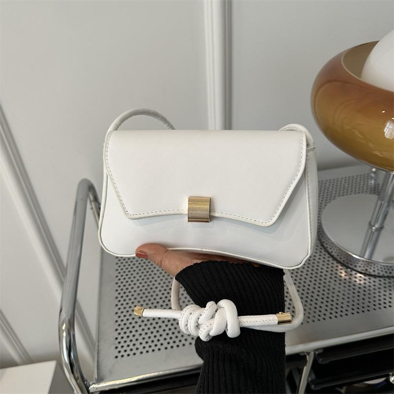 This year's popular fashion Korean version of solid color texture knotted shoulder strap messenger bag 2025 new versatile ins small square bag