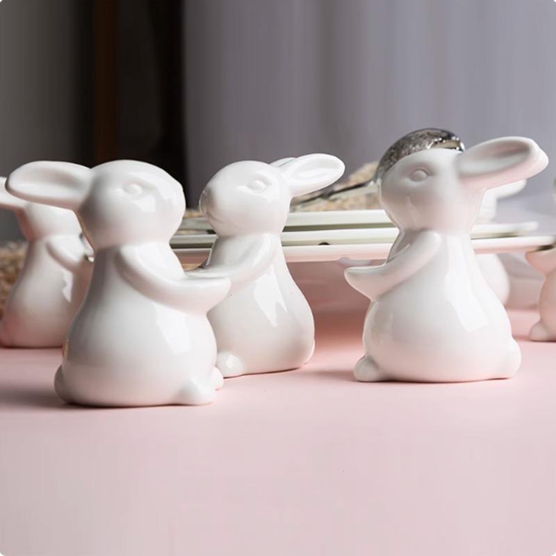 Circular Relief Ceramic Rabbit Tray, Household Dessert Tray, Cake Rack, Dining Plate, Wedding Decoration Dessert Display Tool
