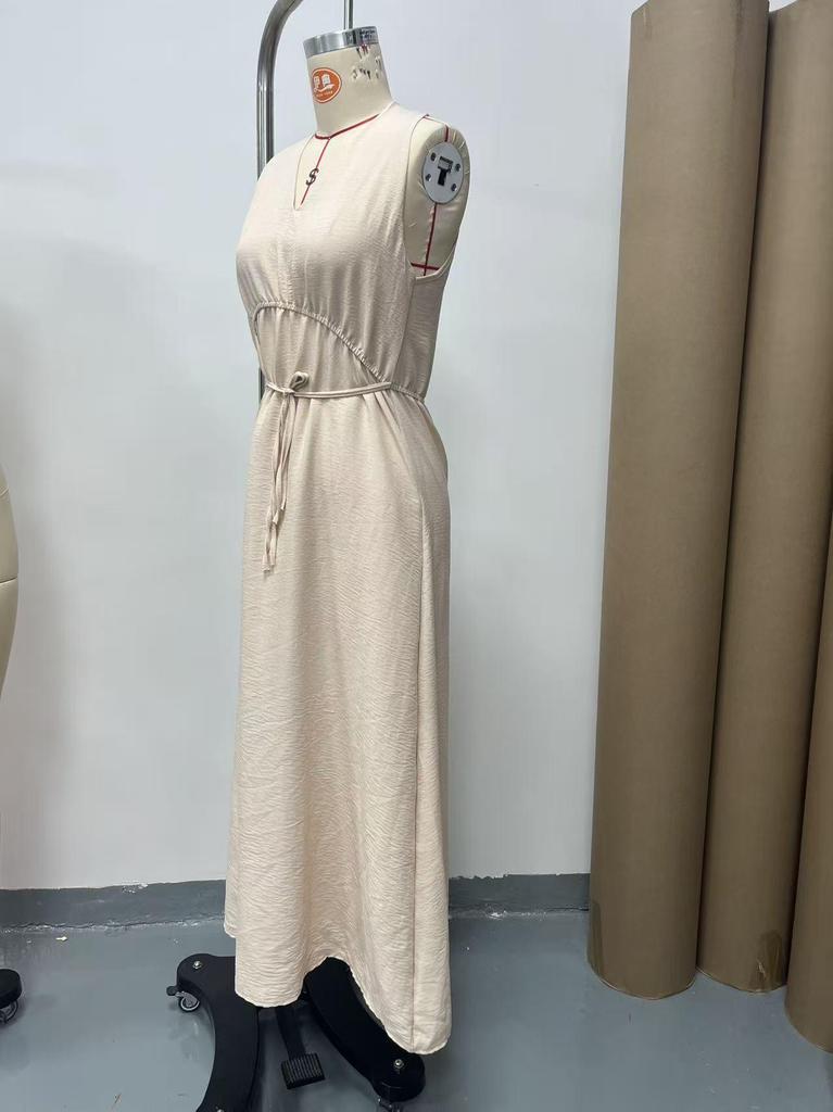 2026 Slimming V-Neck Halter Dress for Women - Waist-Cinching Summer Vacation Style