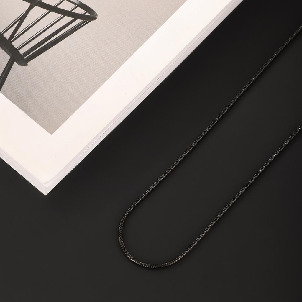 Elegantní řetězový náhrdelník v matné černé barvě z nerezové oceli 304 Unisex Šperk Vysoce kvalitní módní doplněk pro každodenní i formální nošení