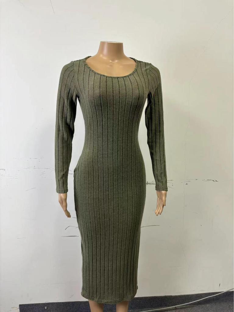 2025 Autumn/Winter Bestseller: European and American Women's Long-Sleeved Round Neck Slit Knit Dress.