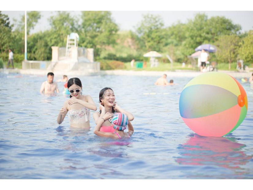 60cm Rainbow Inflatable Beach Ball - Extra Large Colorful Toy for Kids, Pool, Lawn, and Outdoor Games