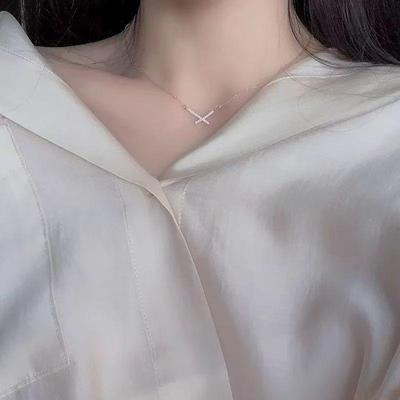 Europäische & Amerikanische Mode Diamant Kreuz Halskette - Trendige Schlüsselbeinkette für Frauen