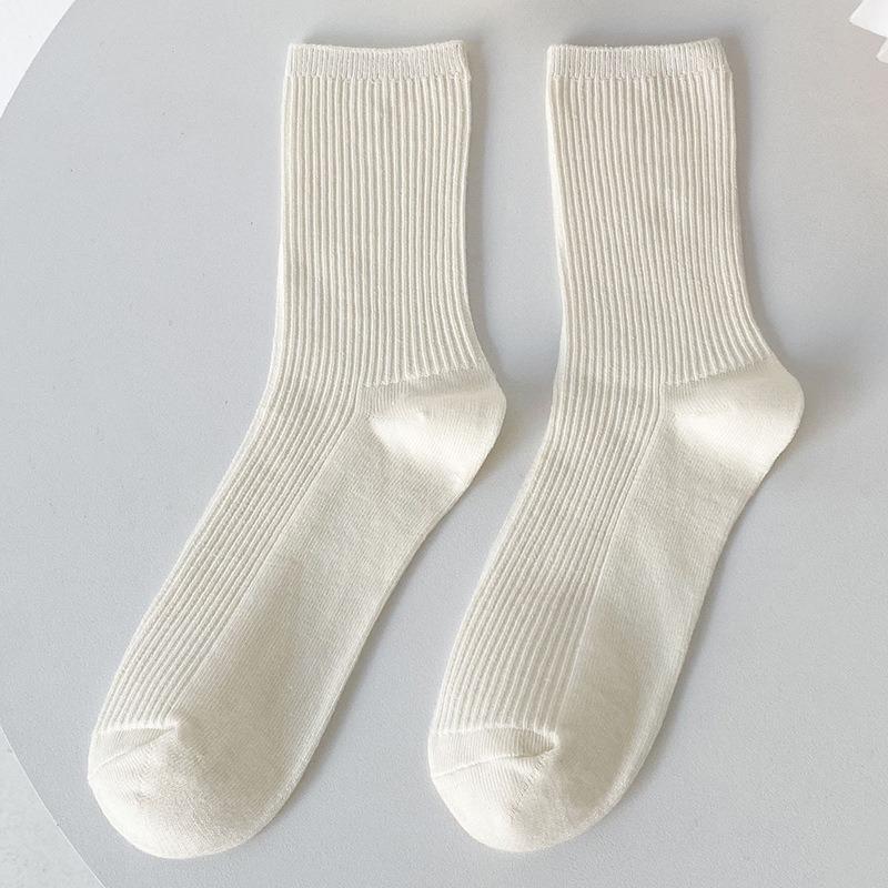 5 Pairs of Female Autumn and Winter New Fashion Retro Vertical Tube Stack Socks