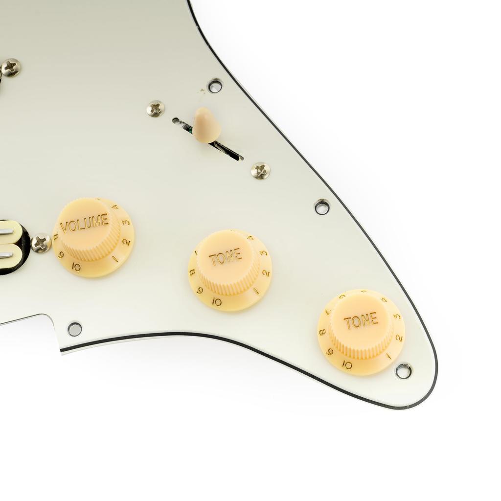 Musiclily Pro-SE Strat Wiring Pre-assembled Pickguard SSS Humbucker Ceramic Single-coil Size Aged White for Strat Electric Guitar