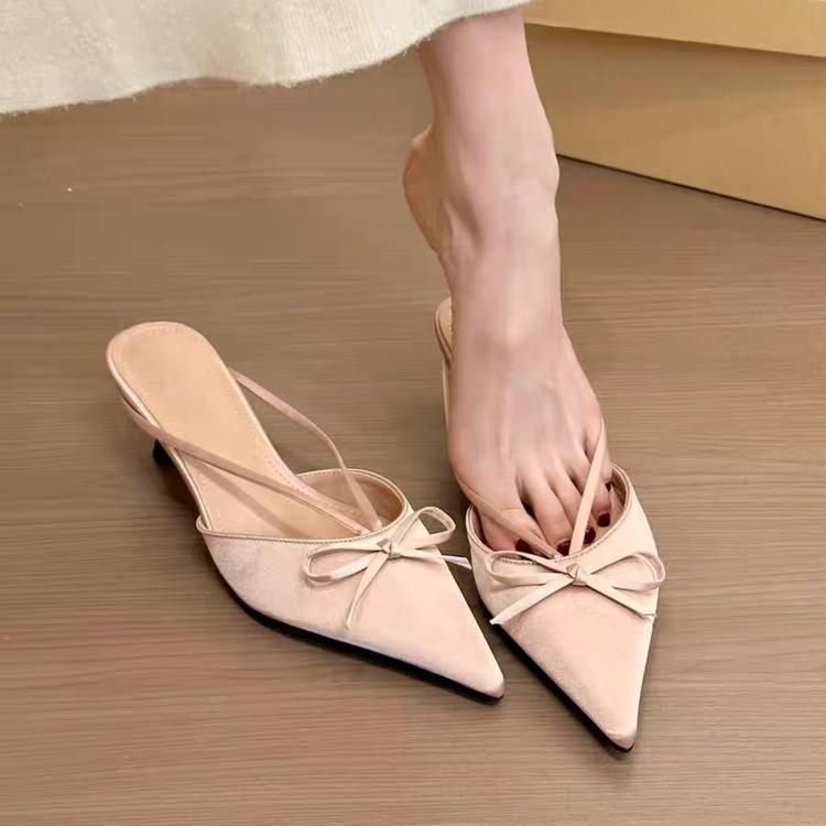 French Pointed Toe Mule Shoe With Slim Heel For Elegant Daily Wear